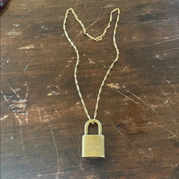 Gorgeous Authentic Louis Vuitton Padlock With Chain - Picture 2 of 6